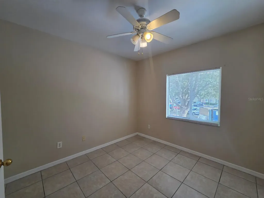 489 Las Cortes Lane Orlando FL 32824