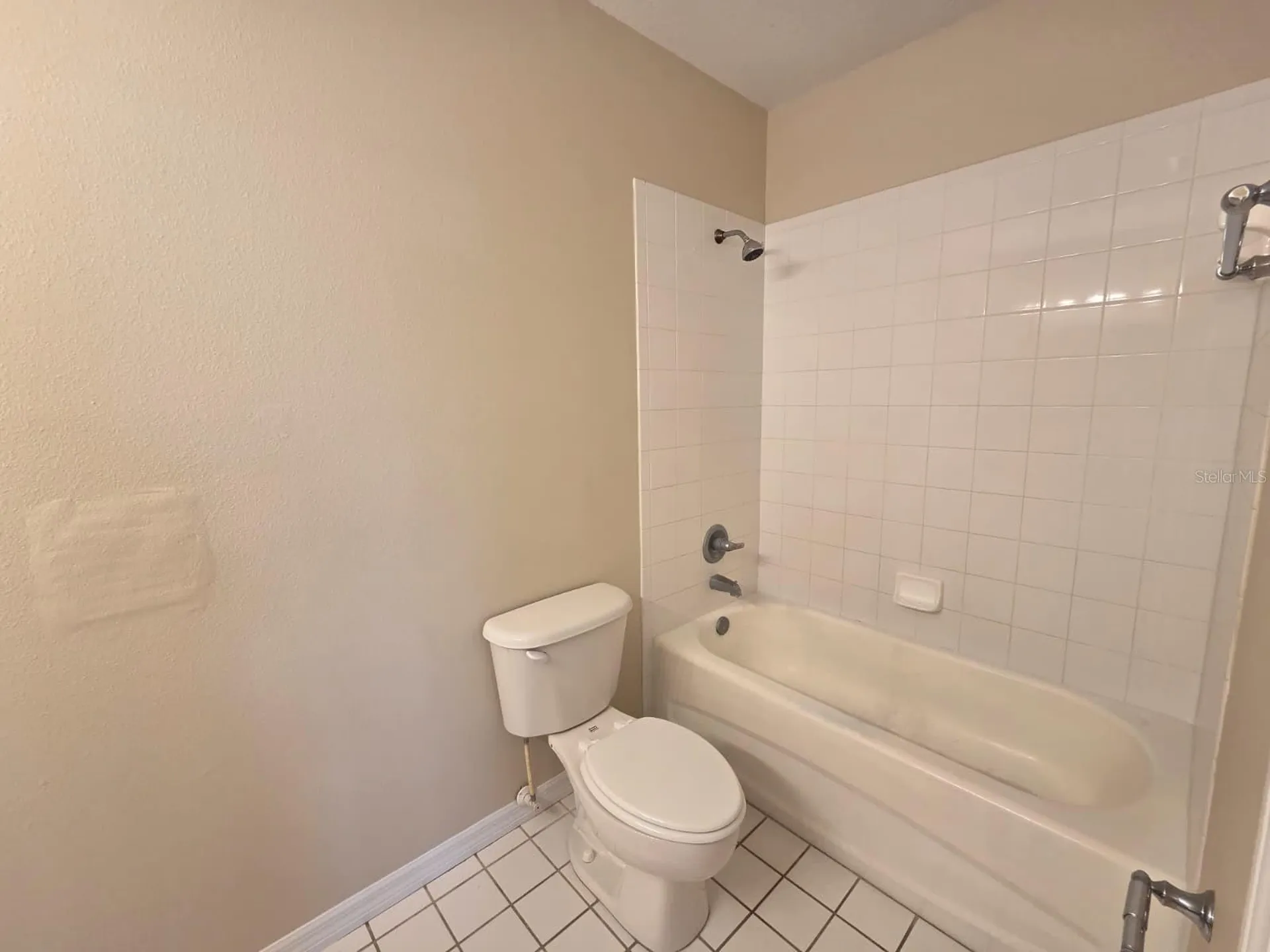 489 Las Cortes Lane Orlando FL 32824