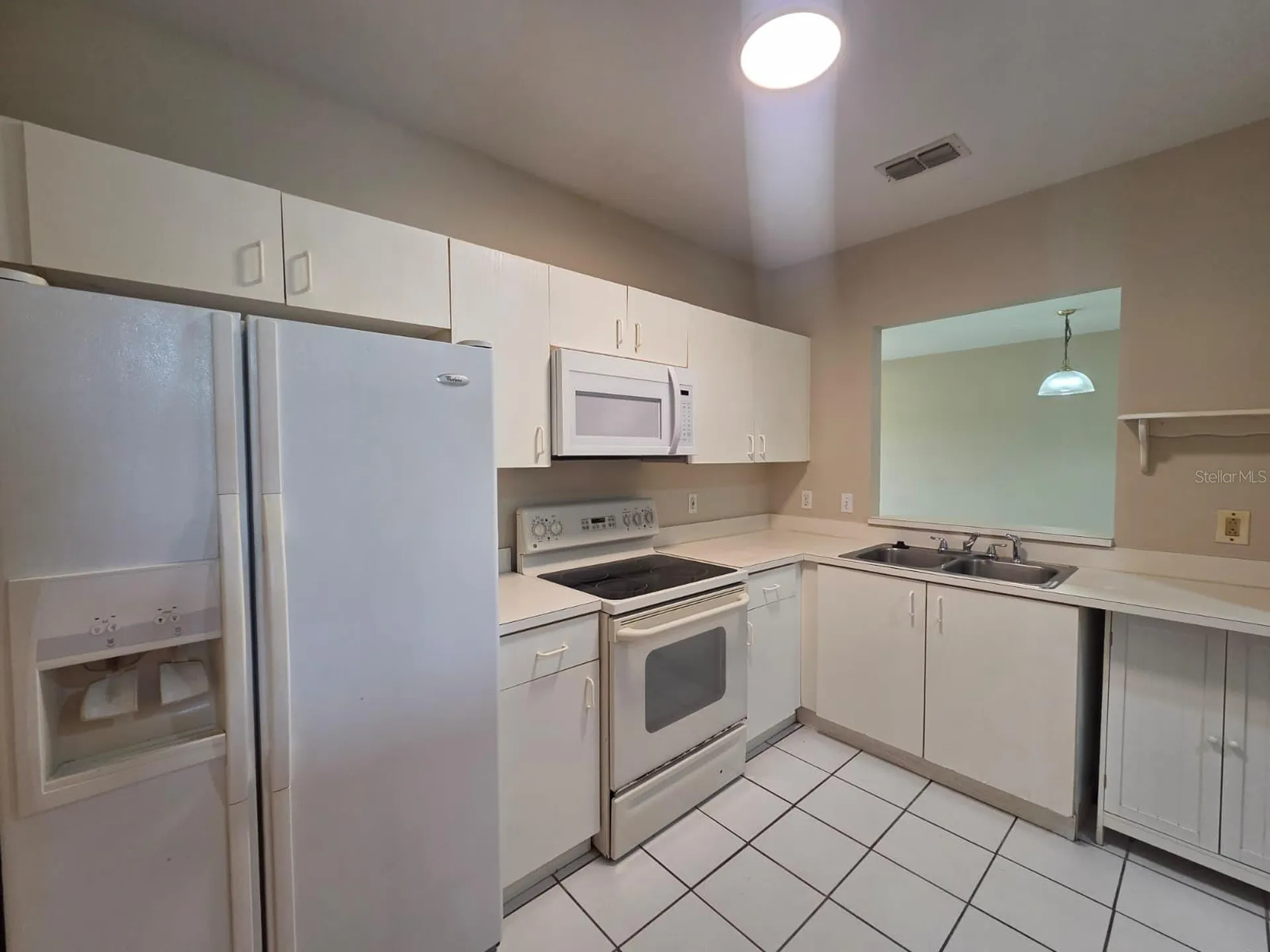 489 Las Cortes Lane Orlando FL 32824