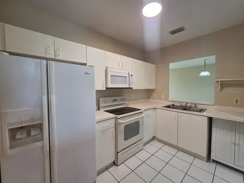 489 Las Cortes Lane Orlando FL 32824