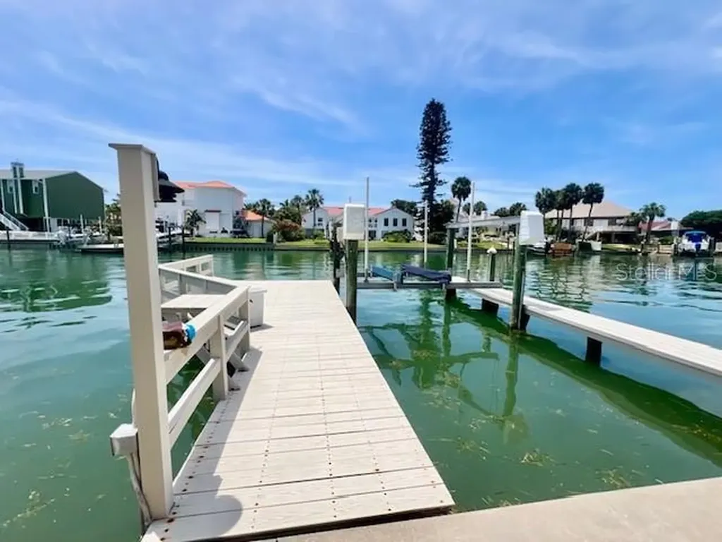 120 9th Street E Tierra Verde FL 33715