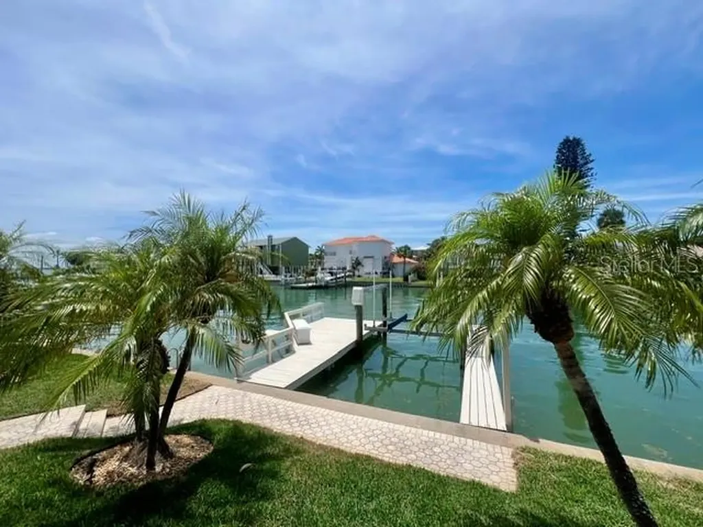 120 9th Street E Tierra Verde FL 33715