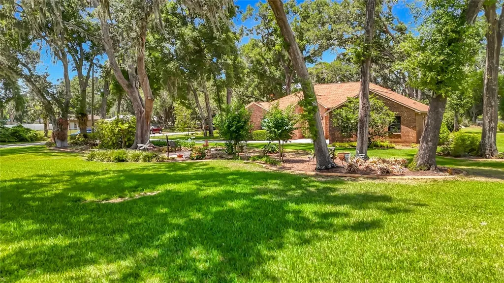 2702 Stafford Oaks Place Plant City FL 33565