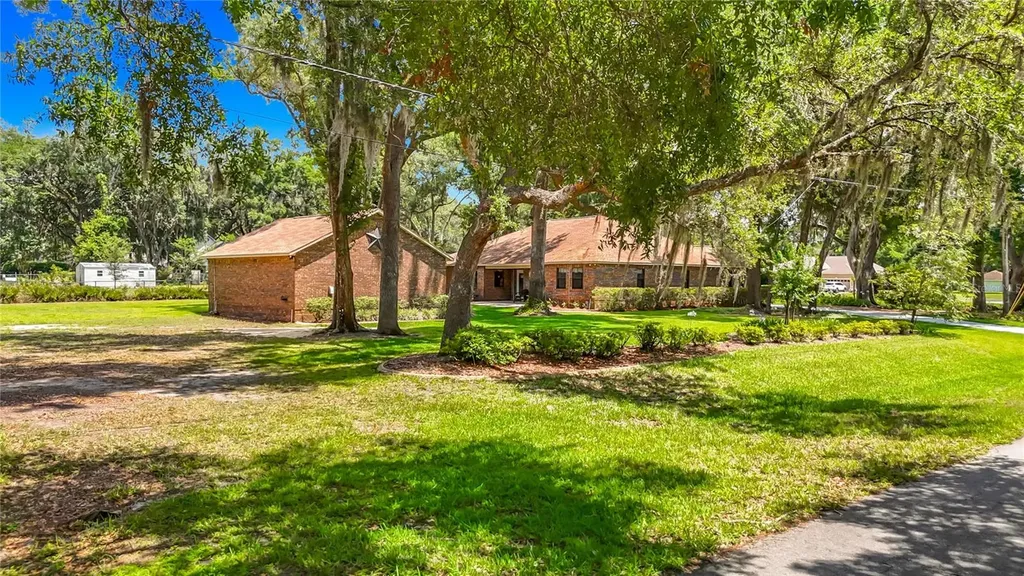 2702 Stafford Oaks Place Plant City FL 33565