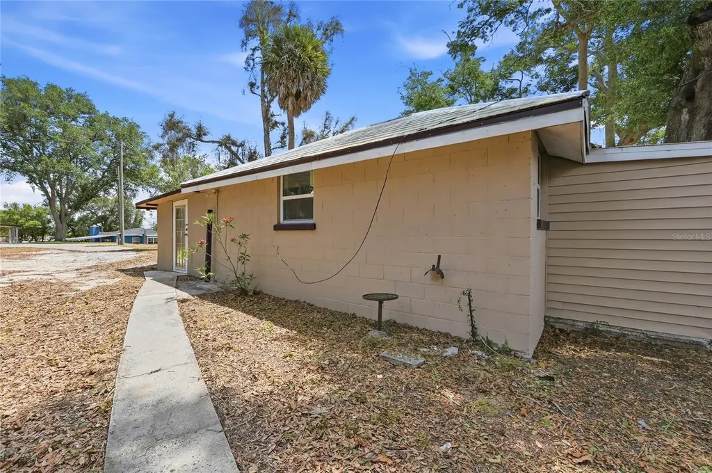 1414 Johns Avenue Haines City FL 33844