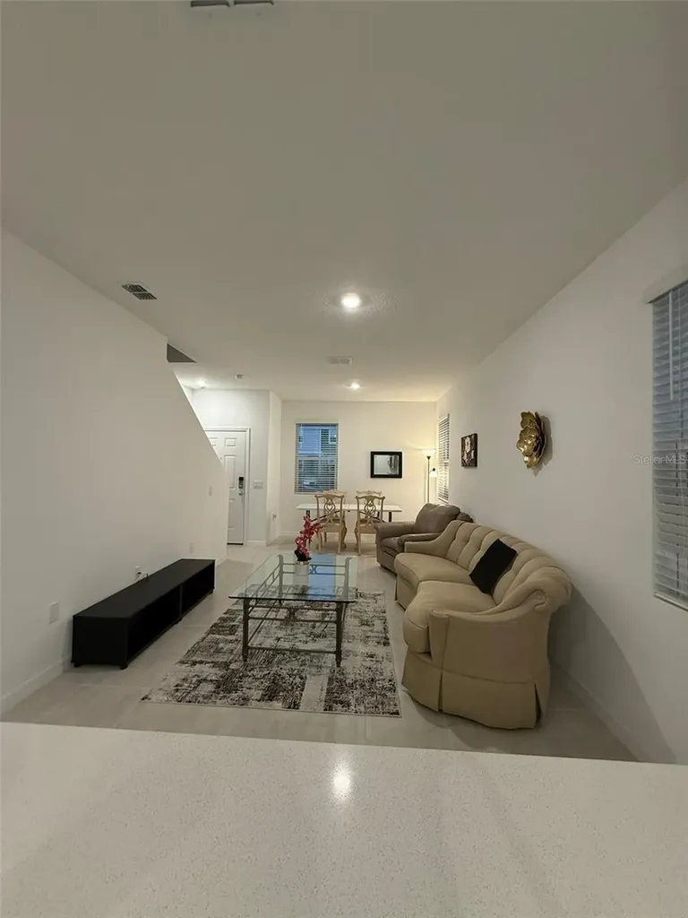 3021 Skyline Loop Kissimmee FL 34758