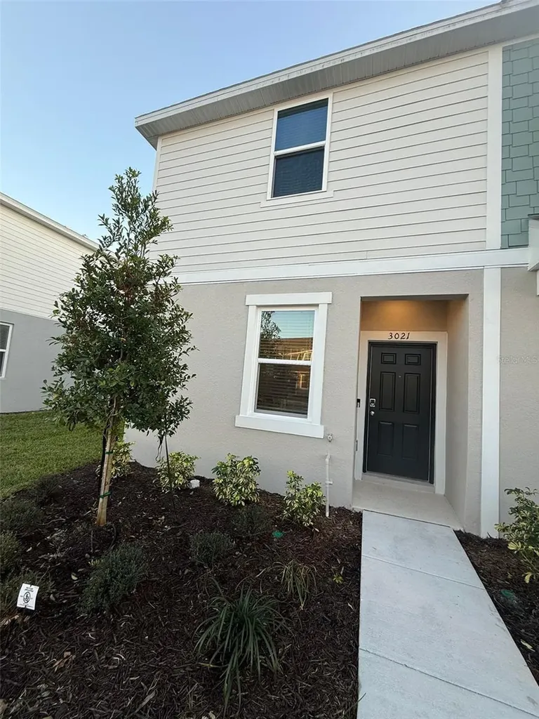 3021 Skyline Loop Kissimmee FL 34758