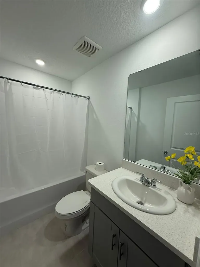 3021 Skyline Loop Kissimmee FL 34758