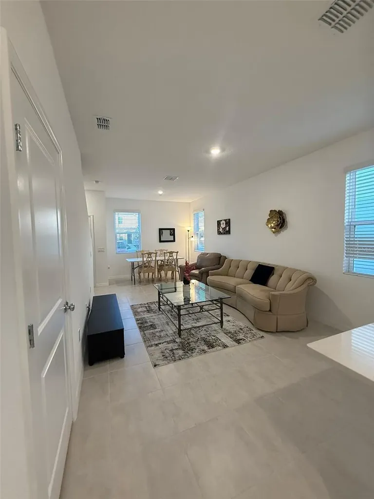 3021 Skyline Loop Kissimmee FL 34758