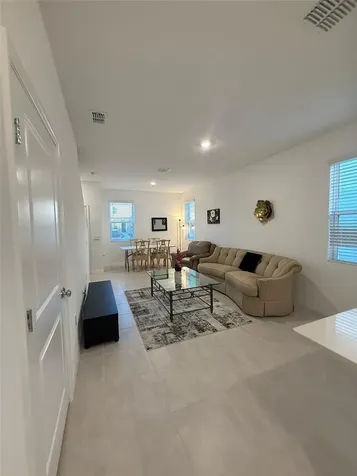 3021 Skyline Loop Kissimmee FL 34758