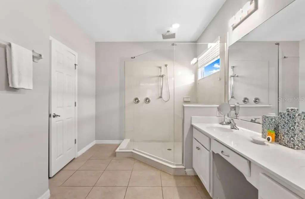 4443 Shiva Loop Kissimmee FL 34746