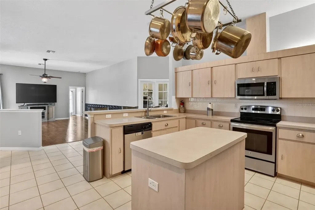 9363 Tooke Shore Drive Weeki Wachee FL 34613