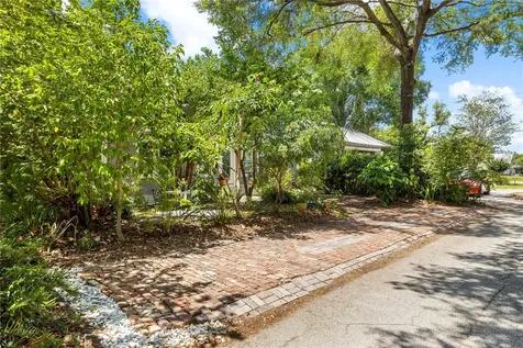 5118 N Branch Avenue Tampa FL 33603