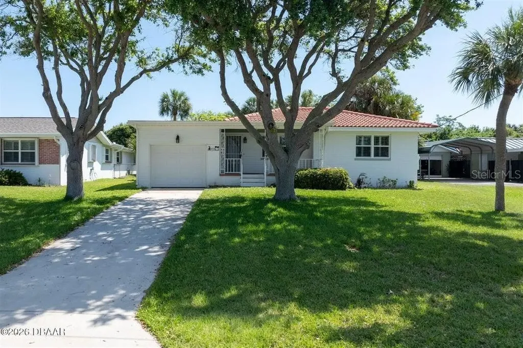 2825 Gladys Terrace Daytona Beach FL 32118