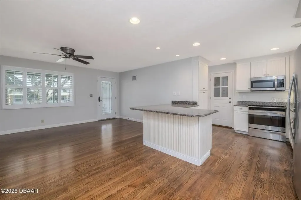 2825 Gladys Terrace Daytona Beach FL 32118