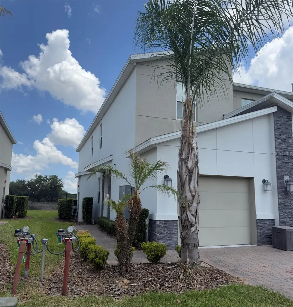 693 Ocean Course Avenue Davenport FL 33896