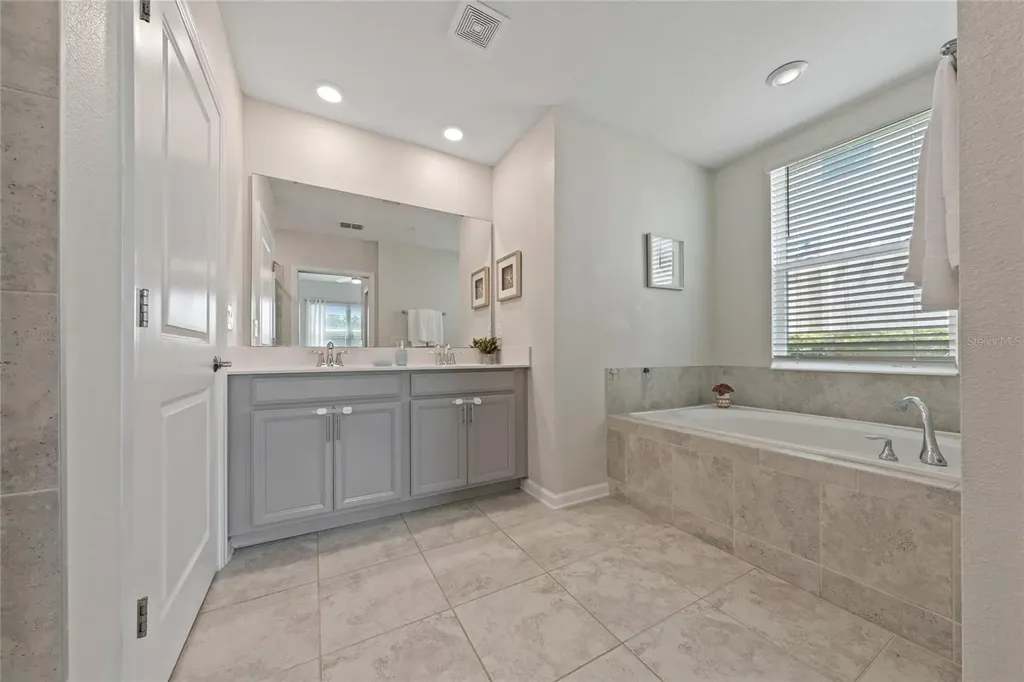 693 Ocean Course Avenue Davenport FL 33896