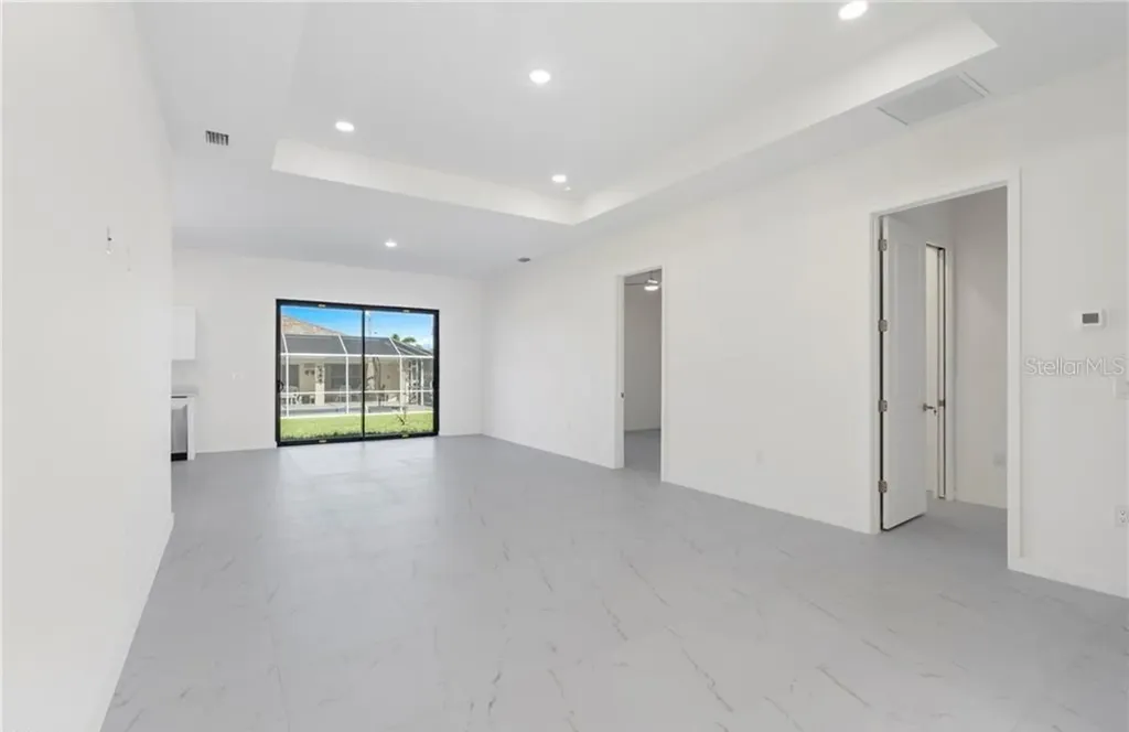 4233 Jacaranda Parkway W Cape Coral FL 33993