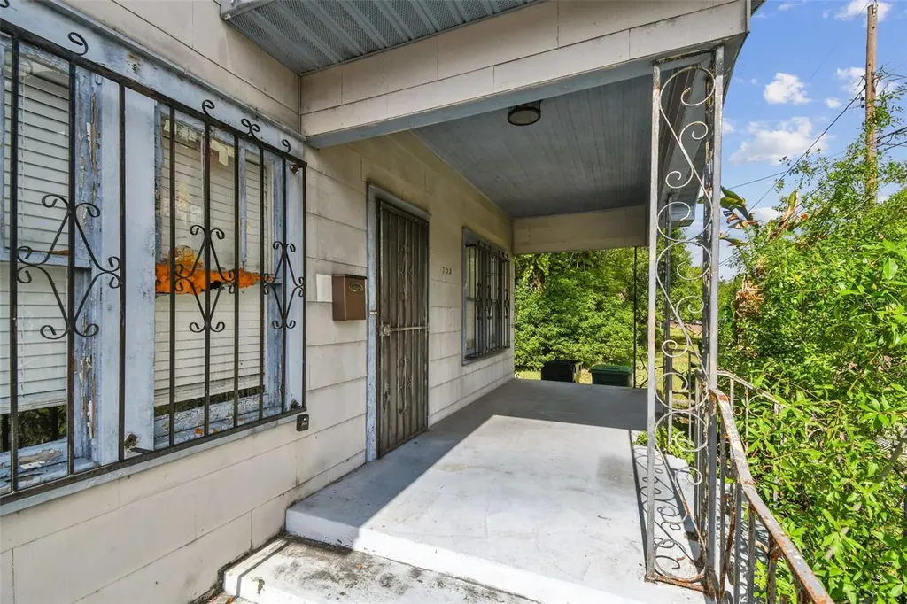 702 W Virginia Avenue Tampa FL 33603