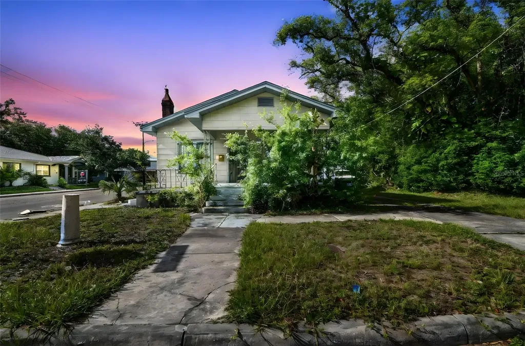 702 W Virginia Avenue Tampa FL 33603