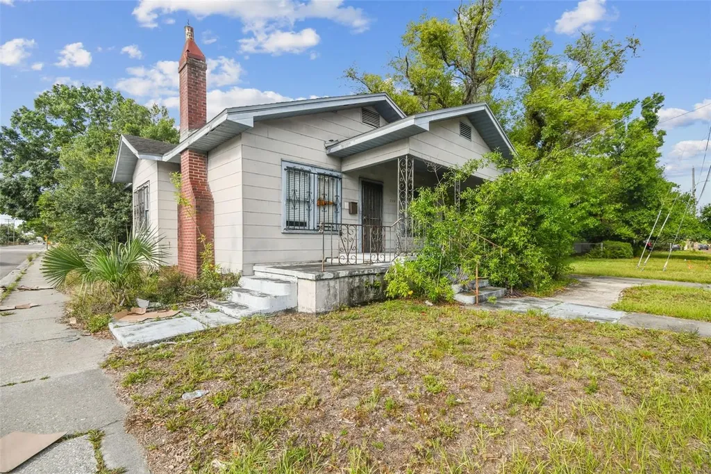 702 W Virginia Avenue Tampa FL 33603