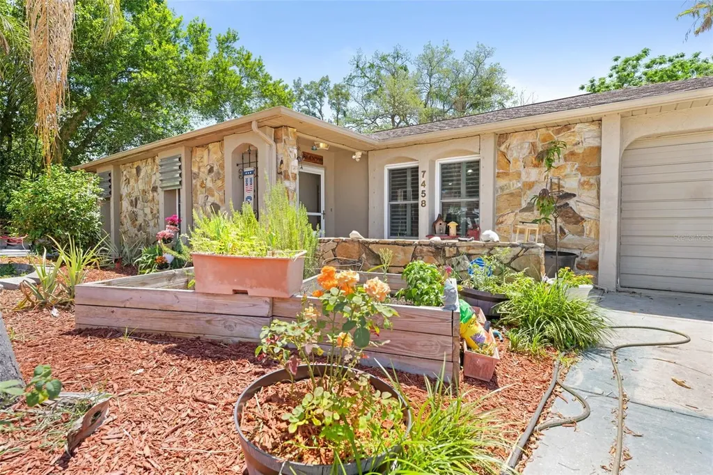 7458 Gates Circle Spring Hill FL 34606