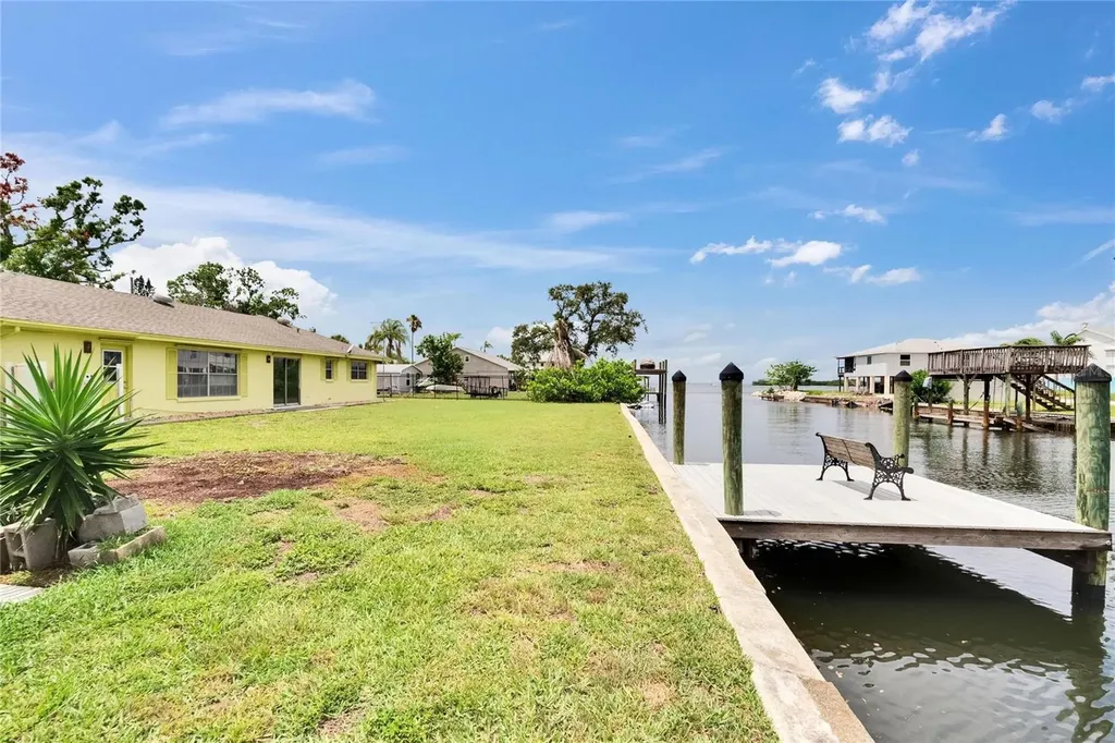 814 Seabreeze Drive Ruskin FL 33570