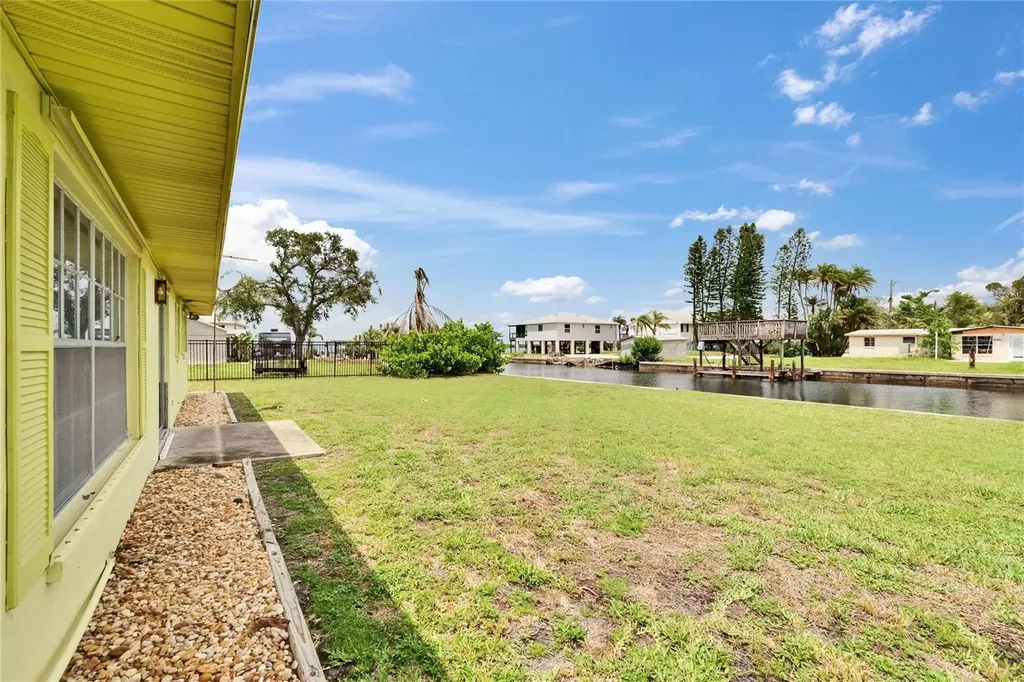 814 Seabreeze Drive Ruskin FL 33570