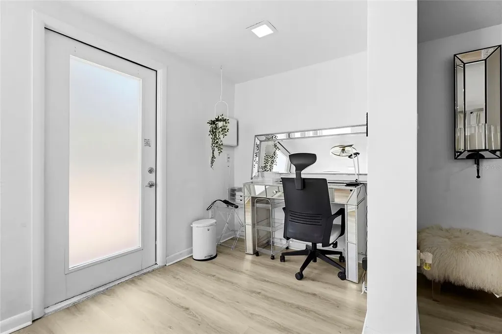 831 Winter Garden Drive Sarasota FL 34243