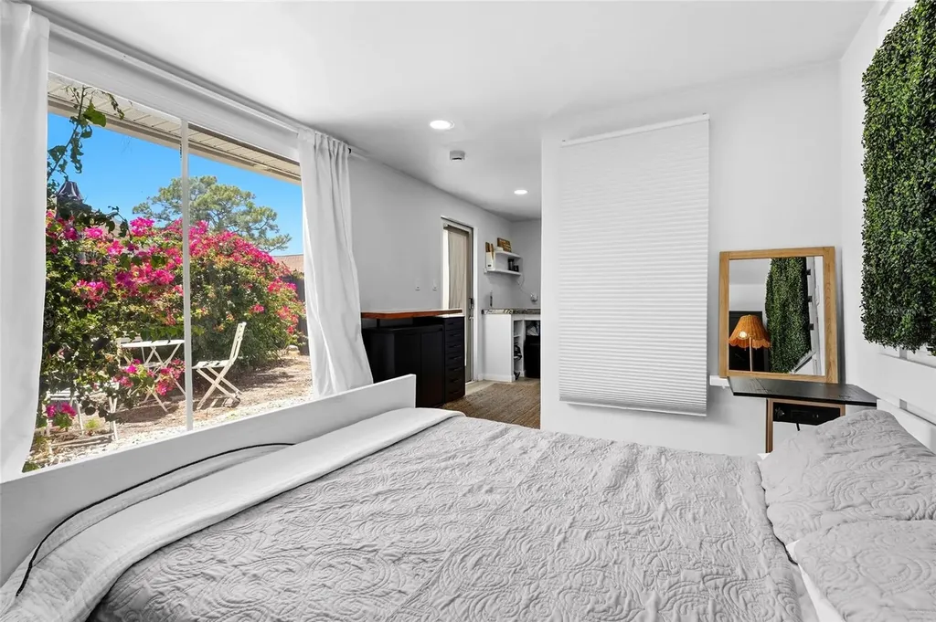 831 Winter Garden Drive Sarasota FL 34243