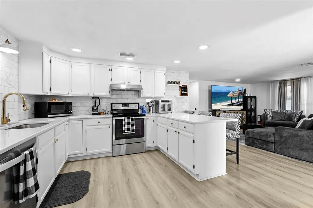 831 Winter Garden Drive Sarasota FL 34243