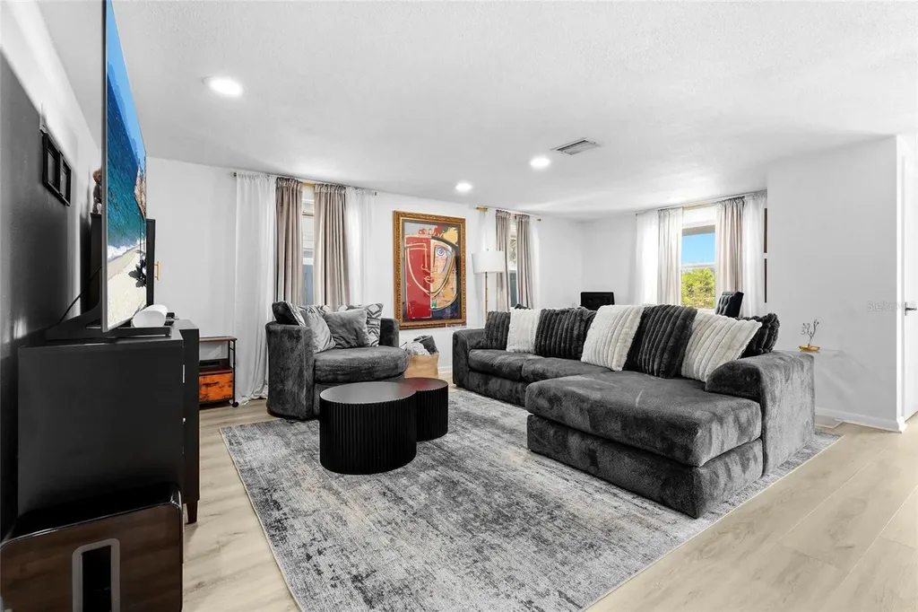 831 Winter Garden Drive Sarasota FL 34243