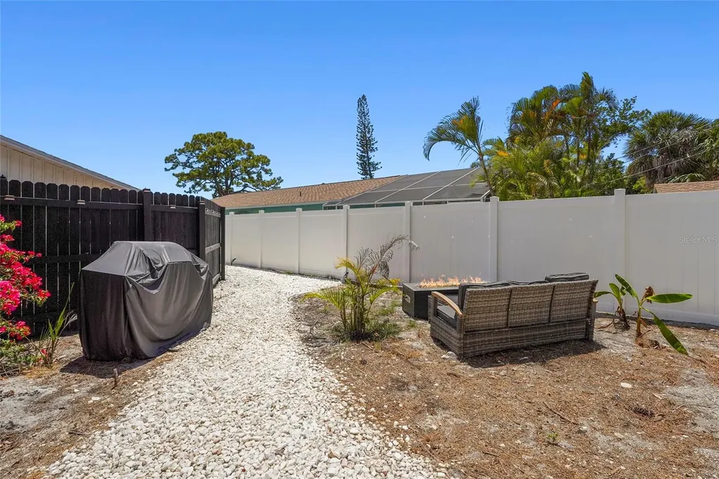 831 Winter Garden Drive Sarasota FL 34243