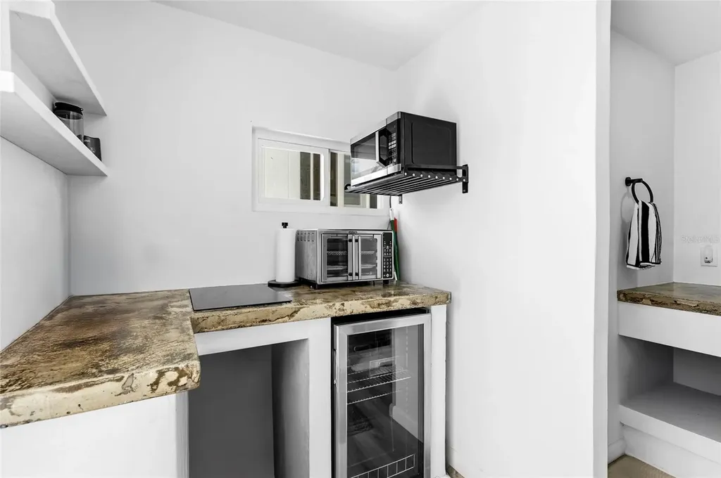 831 Winter Garden Drive Sarasota FL 34243