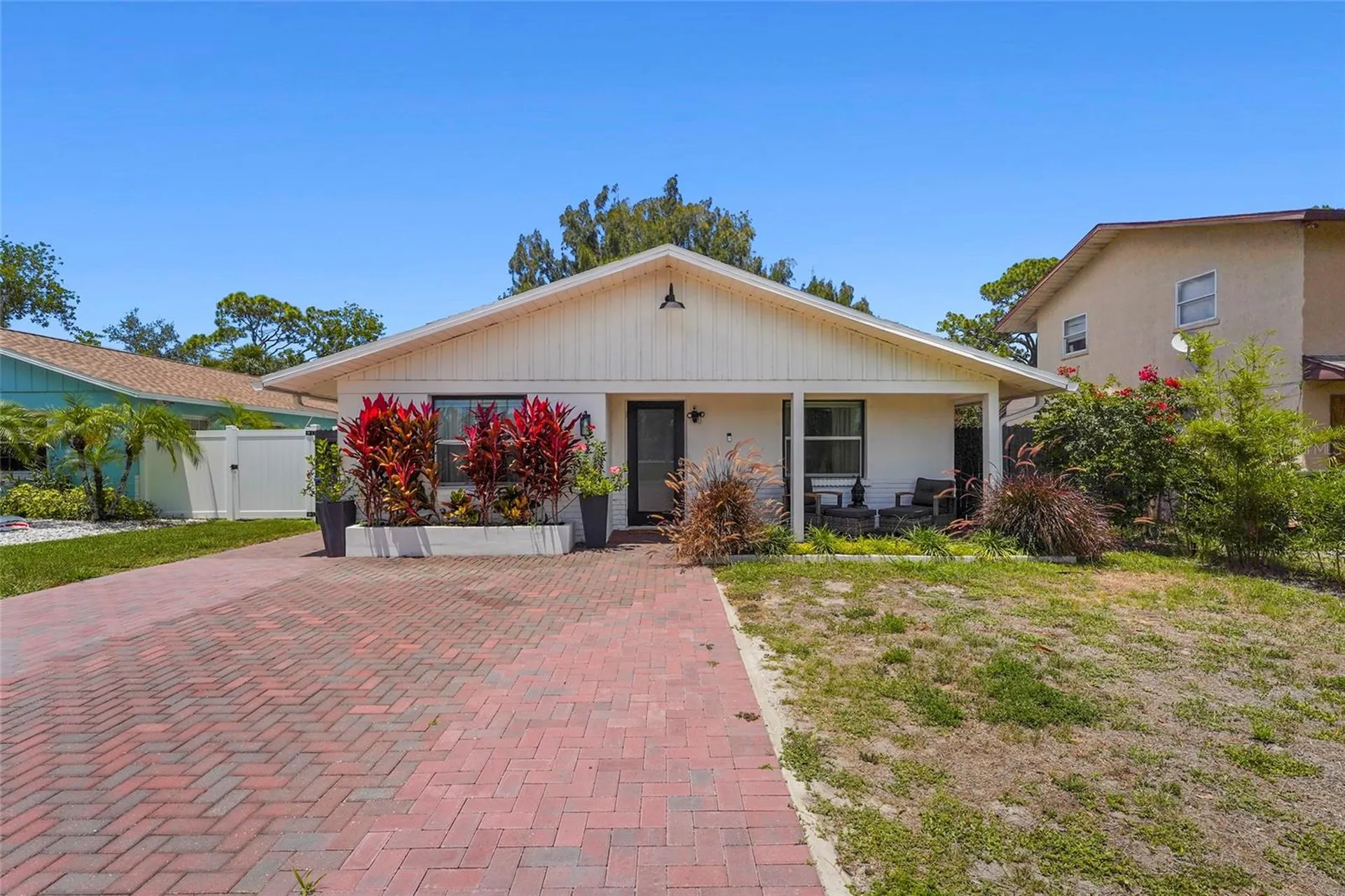 831 Winter Garden Drive Sarasota FL 34243