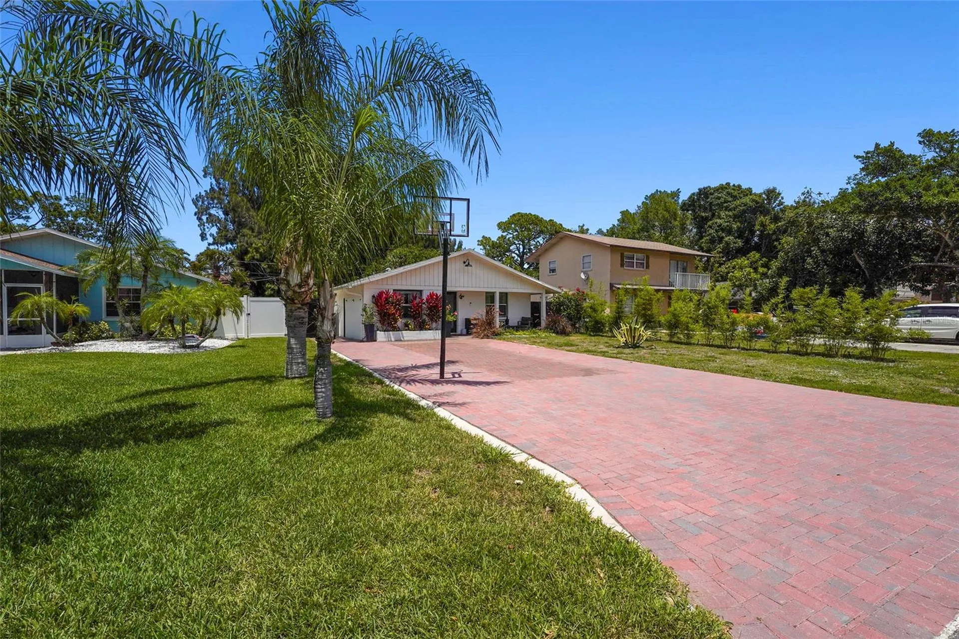831 Winter Garden Drive Sarasota FL 34243