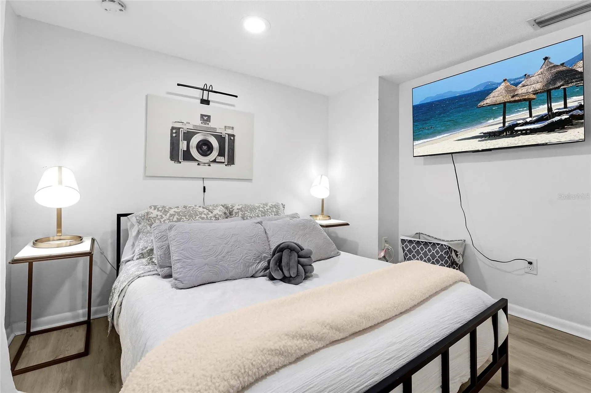 831 Winter Garden Drive Sarasota FL 34243