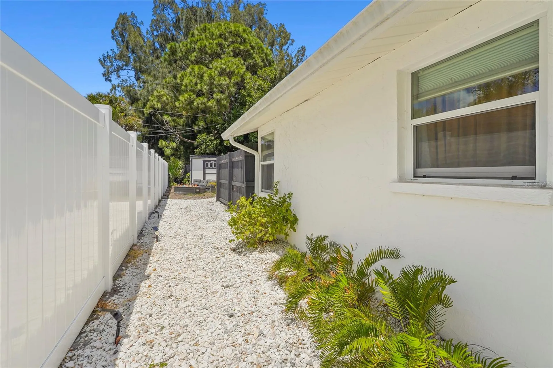 831 Winter Garden Drive Sarasota FL 34243