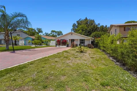 831 Winter Garden Drive Sarasota FL 34243