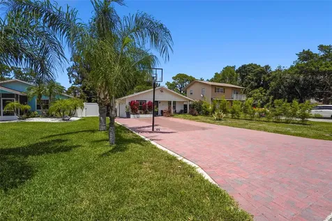 831 Winter Garden Drive Sarasota FL 34243