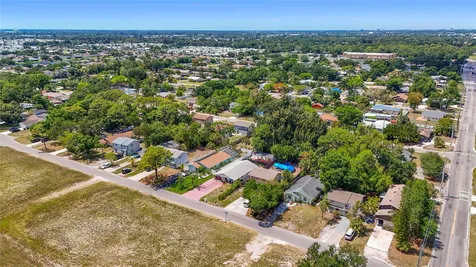 831 Winter Garden Drive Sarasota FL 34243