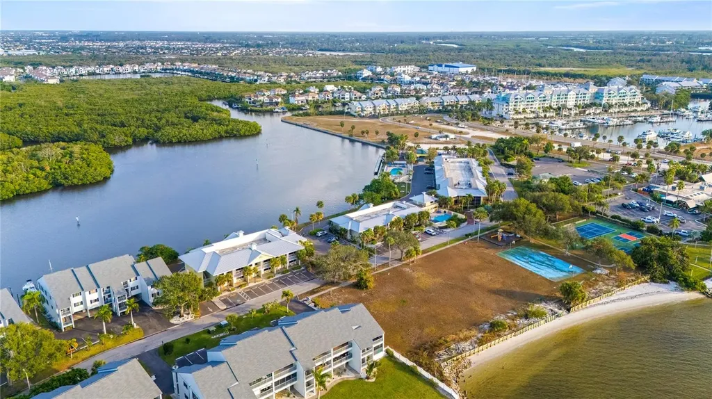 611 Destiny Drive Ruskin FL 33570