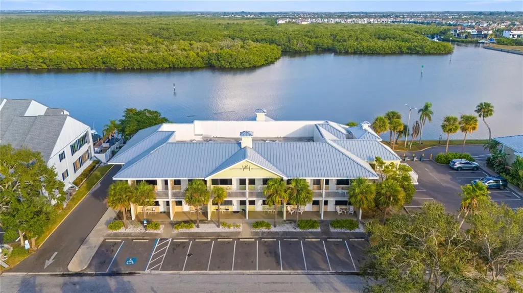 611 Destiny Drive Ruskin FL 33570
