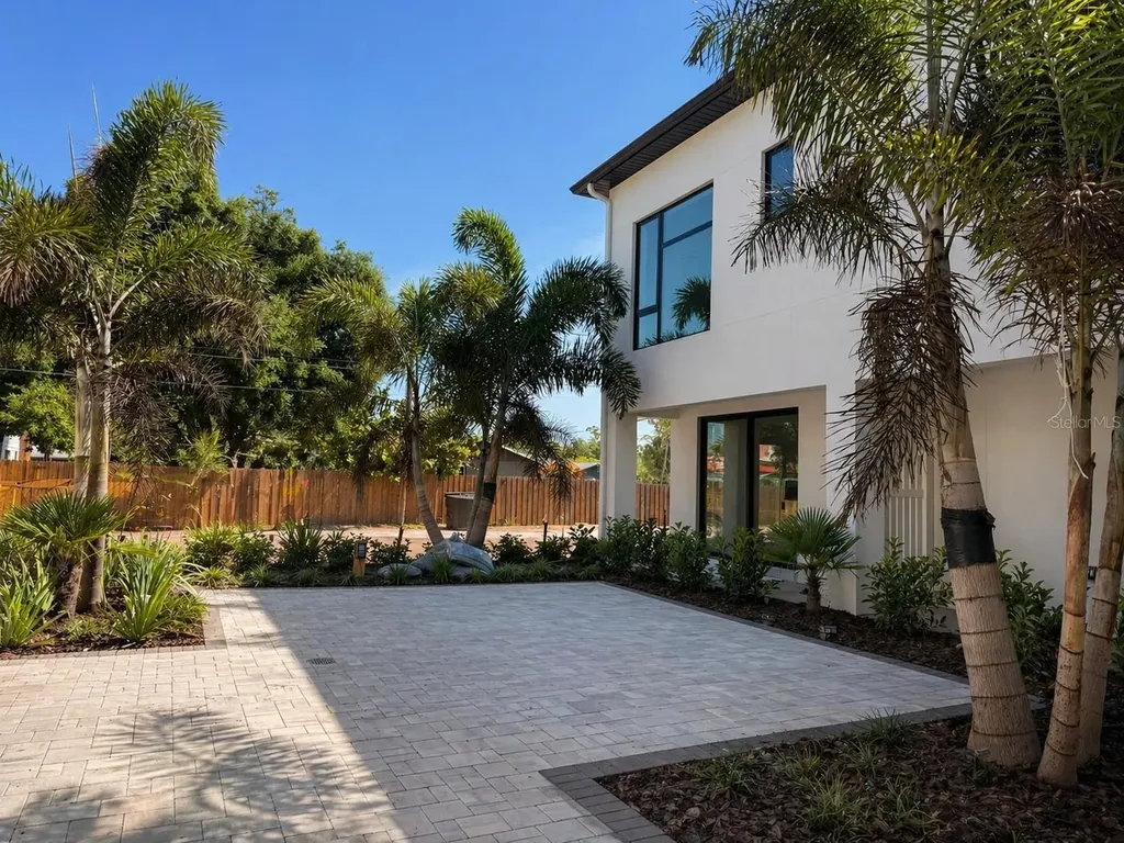 106 36th St N 1st Avenue N St Petersburg FL 33713