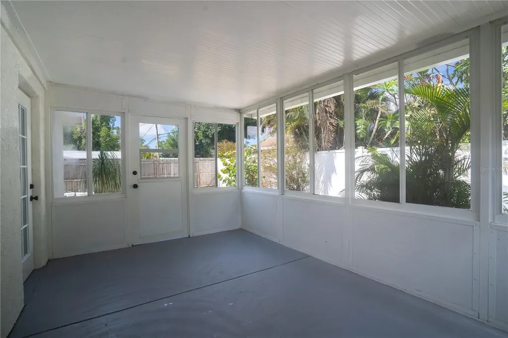 8974 91st Street Seminole FL 33777