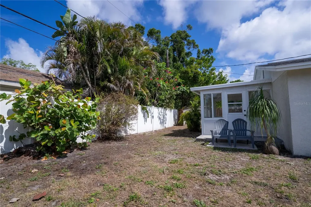 8974 91st Street Seminole FL 33777