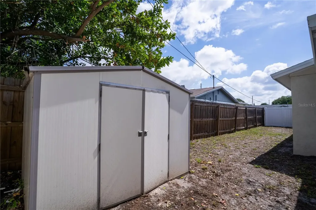 8974 91st Street Seminole FL 33777