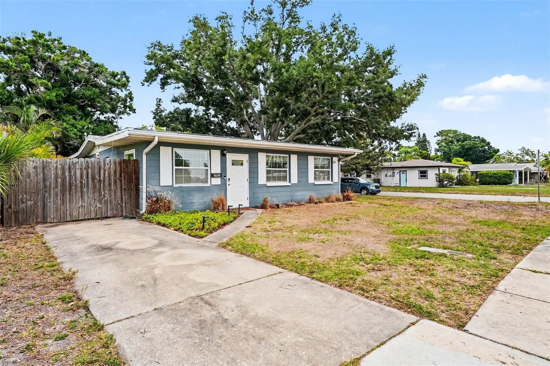3901 13th Avenue N St Petersburg FL 33713