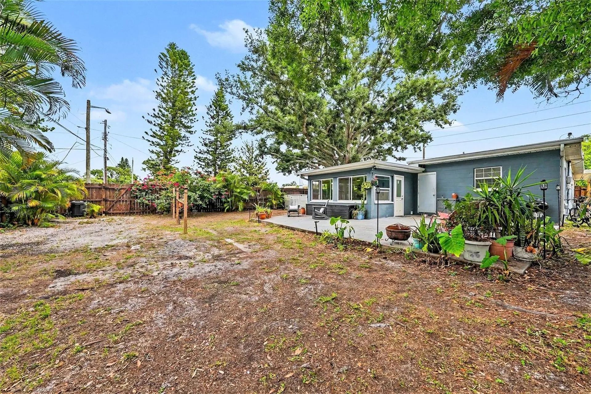 3901 13th Avenue N St Petersburg FL 33713