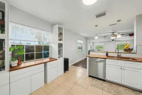 3901 13th Avenue N St Petersburg FL 33713